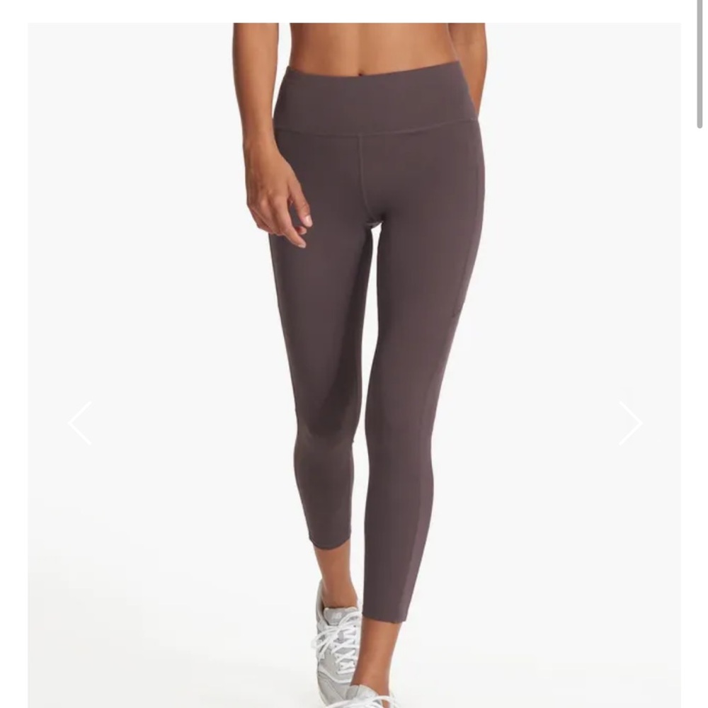 Vuori Stride Legging in Plum